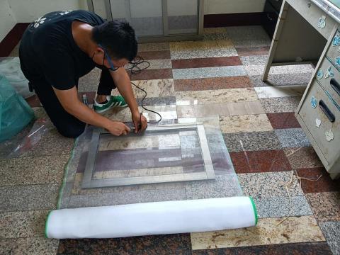 恒欣企業社 - 更換白色尼龍網