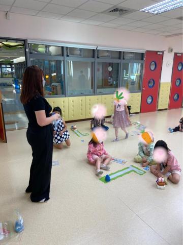 蘇琬愃 - 在幼稚園授課之紀錄（為保護幼兒學生，在此進行臉部遮擋）