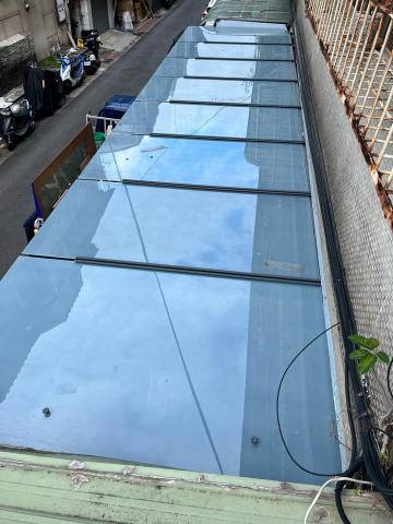 玻璃工程 - 雨遮