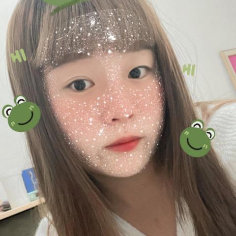 提供衝浪教練課服務的專家鍾芸彤