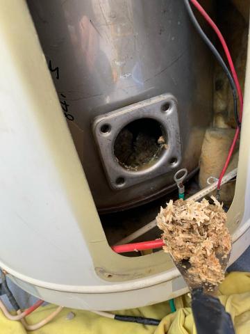 夜鷹水電團隊 - 熱水桶清垢