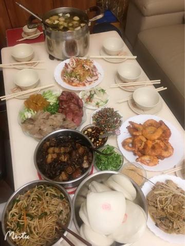 依玲 - 小小公司尾牙6人餐；後面還有陸續上菜中