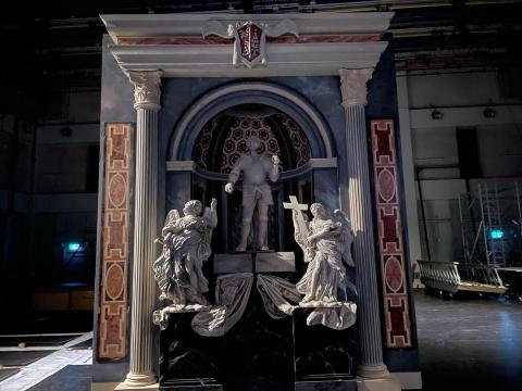 安皓澤 - 瑞士劇場舞台表演佈景（圓弧拱門造型、弧形門片）