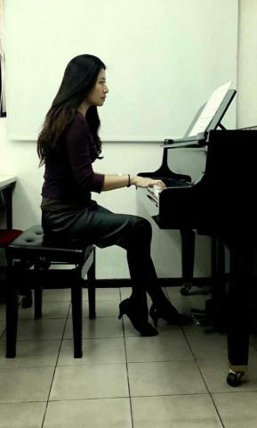 潘世薇 - 教導最優美動人的旋律。