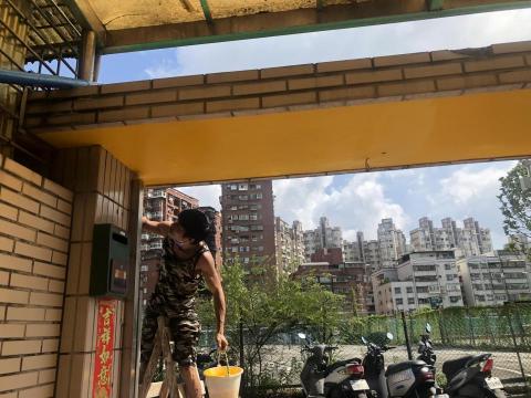 閎恩工程行 - 台北市東湖天花板油漆施工