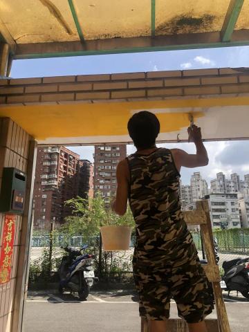 閎恩工程行 - 台北市東湖天花板油漆施工