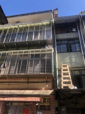 閎恩工程行 - 高空作業 仿岩漆噴塗