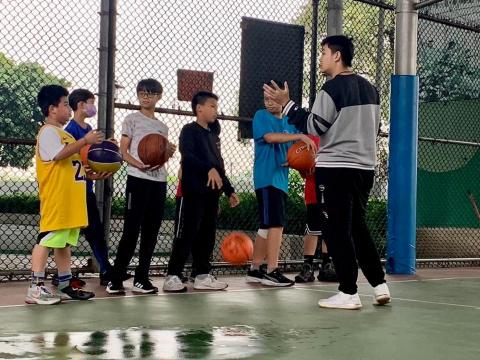 勁學籃球運動-賴勁廷教練 - 