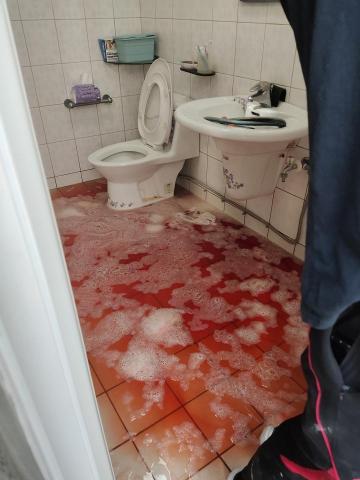 竣鼎防水抓漏工程行 - 測試漏水點