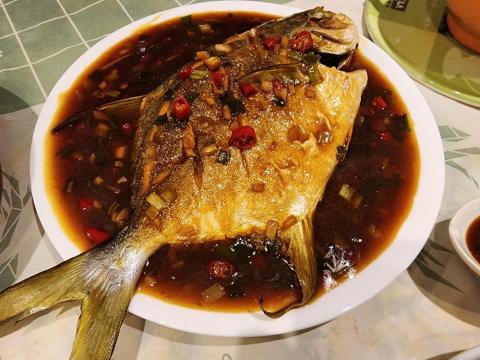 王苓格（小米廚房） - 紅燒金昌魚