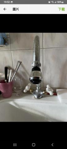 何師傅 - 流理台龍頭更換前 何師傅 - 流理台龍頭更換前