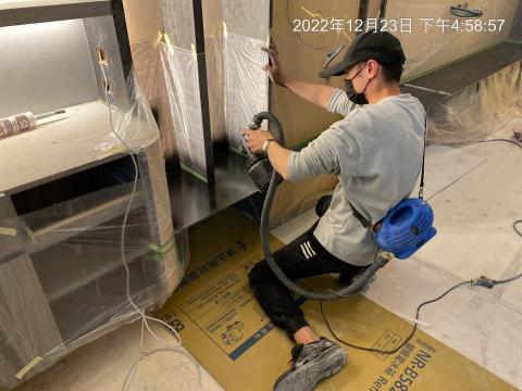 BY設計工作室 - 專業細心的施工團隊