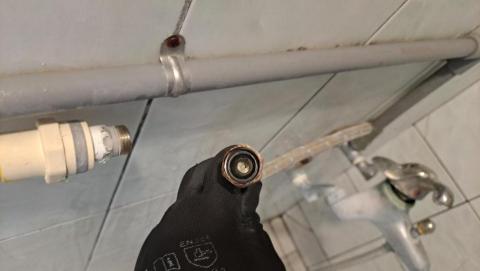 房屋修繕 - 石灰質塞好塞滿