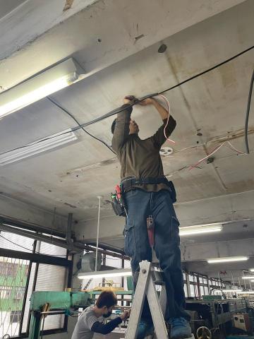 高福忠個人水電工作室 - 中和印刷工廠 安裝燈管 採用LED燈管