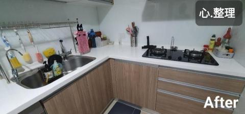 心.整理▪︎Fiona▪︎ - 將歸納好的廚房用具收進抽屜櫃內，讓檯面不再被零散的雜物充斥，不浪費任何空間，才能打造有機生活。