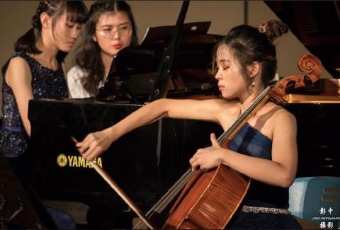 周芝妤 -  大提琴演奏