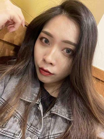 提供台中寵物沙龍服務的專家劉尹仟