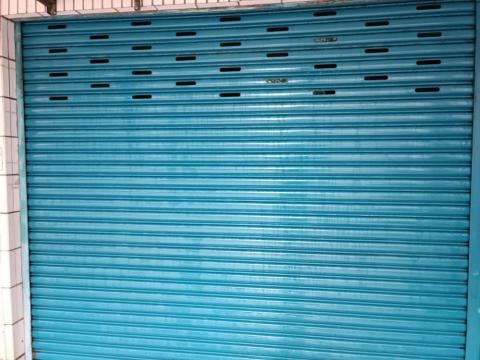 小不工作室 - 鐵門清洗 小不工作室 - 鐵門清洗