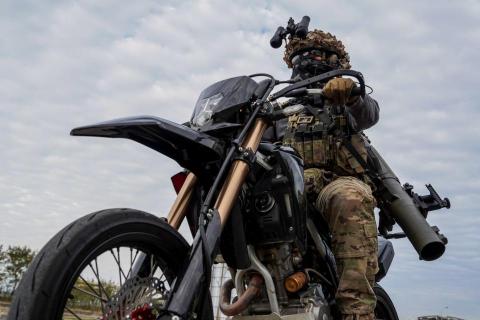 April Invader photography stud - 超前部署國際有限公司