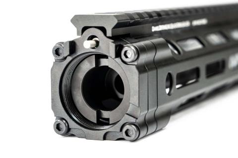 April Invader photography stud - 泰亨玩具