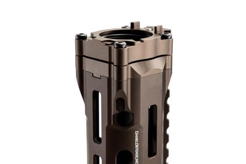 April Invader photography stud - 泰亨玩具