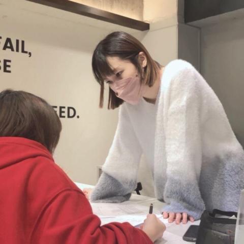 提供77服務的專家Peilin國高中客製化英文家教