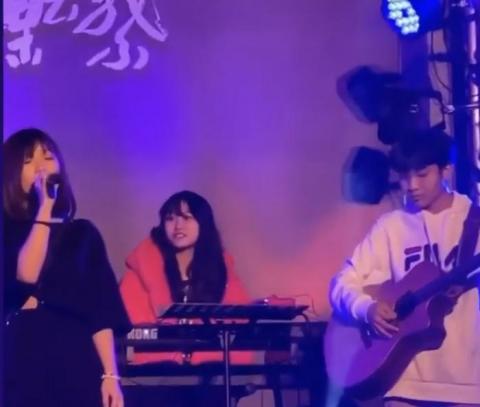 大伶 - 樂團KB表演