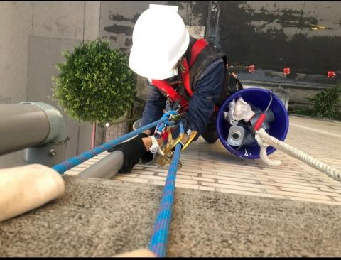 禾竣工程 - 外牆管路施工 禾竣工程 - 外牆管路施工