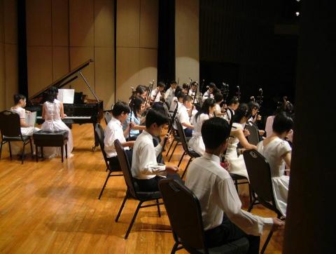 蘇晏永二胡教學 - 學生音樂會側拍