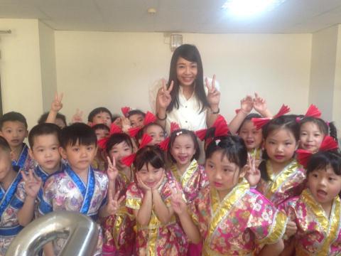 Irene Chu - 主持畢業典禮