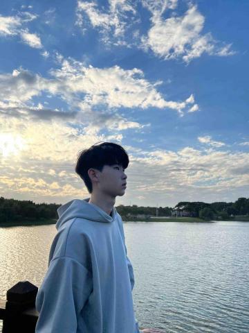 提供經營管理服務的專家姚育安