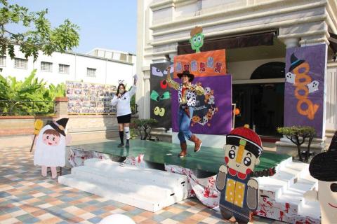 Irene Chu - 帶領萬聖節活動