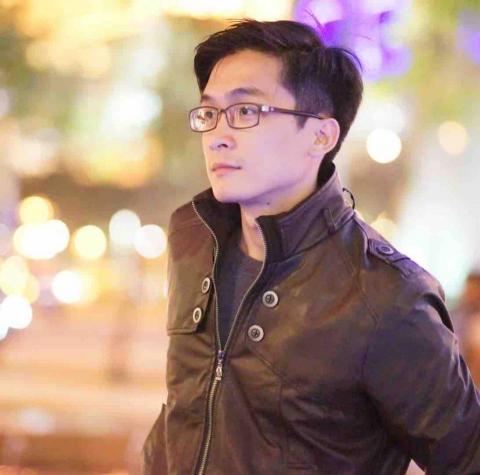 提供傢具貼皮服務的專家陳師傅