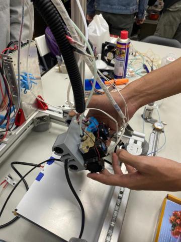 林彥岑 - 專題製作，自行組裝3D列印機