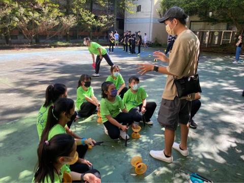  - 帶校隊出去比賽