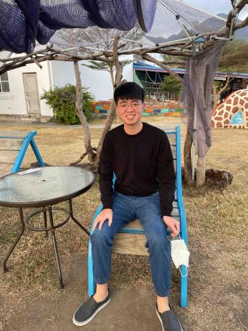 提供唱歌課台北服務的專家張景勛