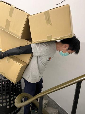 巧客搬家 - 樓梯搬運