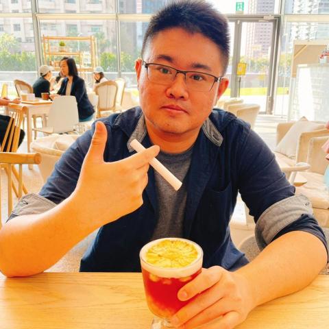 提供ptt爬蟲服務的專家Ken