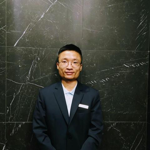 提供外語領隊服務的專家Adam