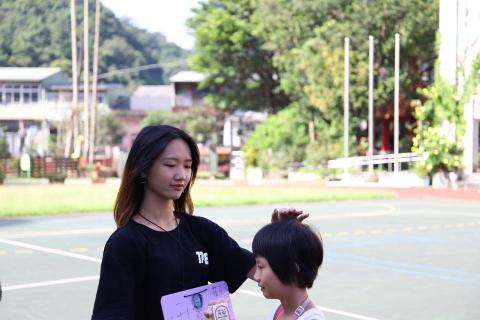 蒨蒨 - 帶領兒童舞蹈營隊