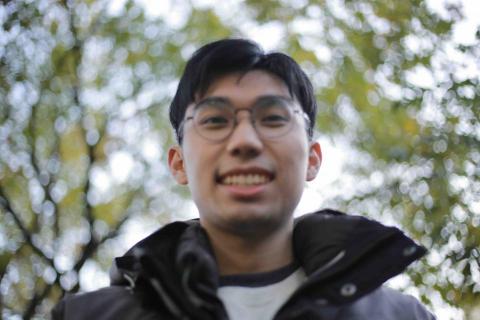 提供21服務的專家緯