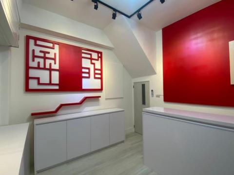 創匠設計 - |商業空間|
金門模範街特產店的簡約風格裝修完成囉!
大大的紅色招牌作為店內的特色牆面,吸引更多人的目光,期待後續店家開幕後商品的進駐~
你想要做局部改造工項歡迎找我們
小空間 /部分改裝及修繕也是我們的服務範圍呦!
歡迎詢問任何裝修項目,親自為您接洽
【免費洽詢規劃 上府測量報價】————————————————
創匠設計
Kinmem |Create Design
規劃設計|室內裝修|舊屋修繕 創匠設計 - |商業空間|
金門模範街特產店的簡約風格裝修完成囉!
大大的紅色招牌作為店內的特色牆面,吸引更多人的目光,期待後續店家開幕後商品的進駐~
你想要做局部改造工項歡迎找我們
小空間 /部分改裝及修繕也是我們的服務範圍呦!
歡迎詢問任何裝修項目,親自為您接洽
【免費洽詢規劃 上府測量報價】————————————————
創匠設計
Kinmem |Create Design
規劃設計|室內裝修|舊屋修繕