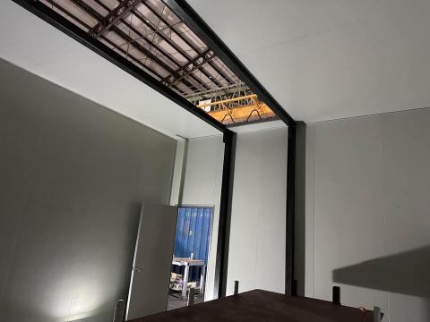 強強滾工程有限公司/庫板隔間工程/epoxy地板工程 - 自動門開啟 強強滾工程有限公司/庫板隔間工程/epoxy地板工程 - 自動門開啟