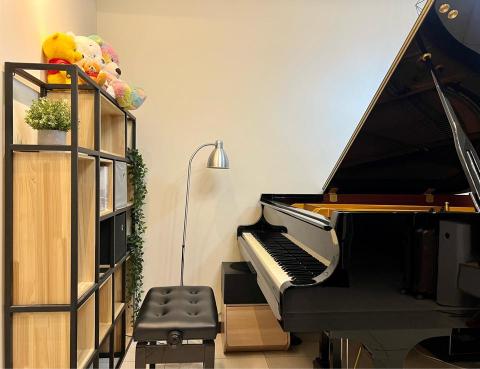 鋼琴利老師碩士 - 工作室