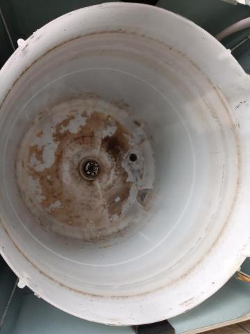 樂倍潔-專業冷氣,洗衣機,水管,水塔,抽油煙機清洗 - 洗衣機外筒清洗前 樂倍潔-專業冷氣,洗衣機,水管,水塔,抽油煙機清洗 - 洗衣機外筒清洗前