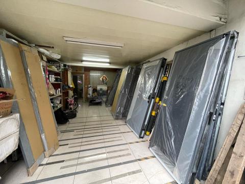十方赫金屬門 - 倉庫不夠放，放車庫?