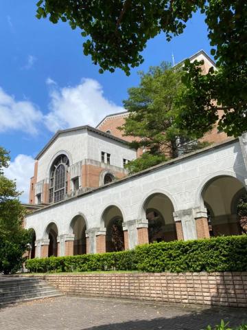 鄧東辰 - 台大總圖