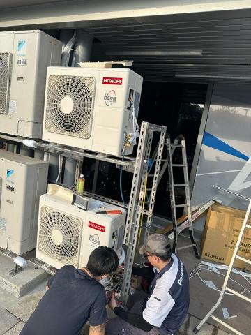 成緯空調有限公司 - 基隆車站室外機安裝