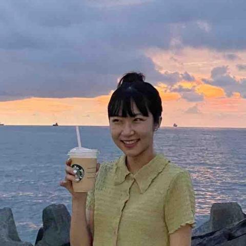 提供台南新秘教學服務的專家陳泓如