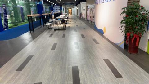 緯祥裝潢行(曾昭進) - 球場塑膠地板貼簡單配色超好看 緯祥裝潢行(曾昭進) - 球場塑膠地板貼簡單配色超好看